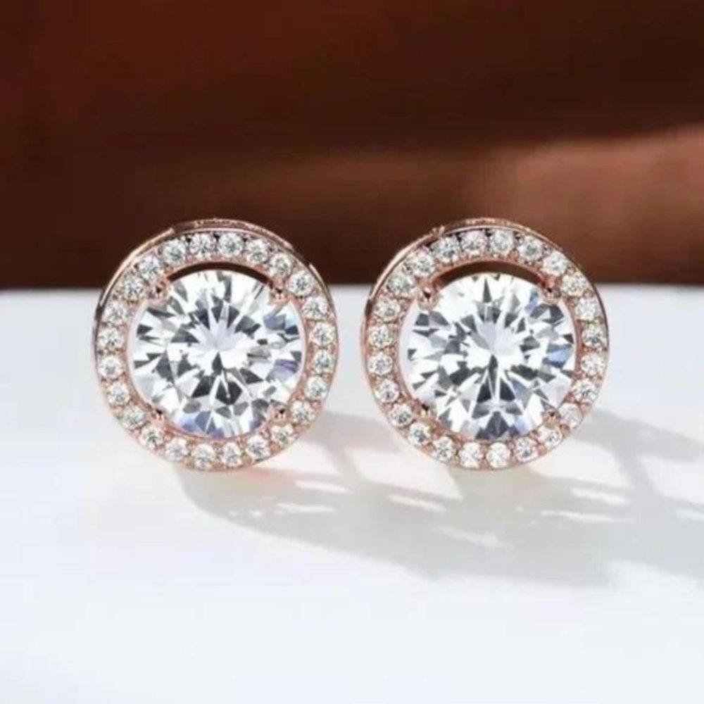 NEW DIAMOND ROSE GOLD EARRINGS, BEAUTIFUL EARRINGS, CUTE EARRINGS.